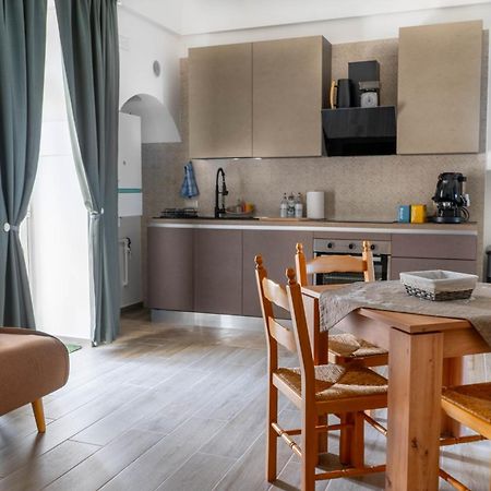 Nonna Chiara Apartment โลโกโรตอนโด ภายนอก รูปภาพ