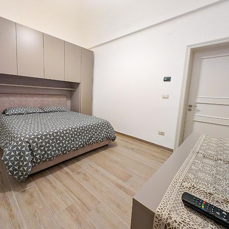 Nonna Chiara Apartment โลโกโรตอนโด ภายนอก รูปภาพ